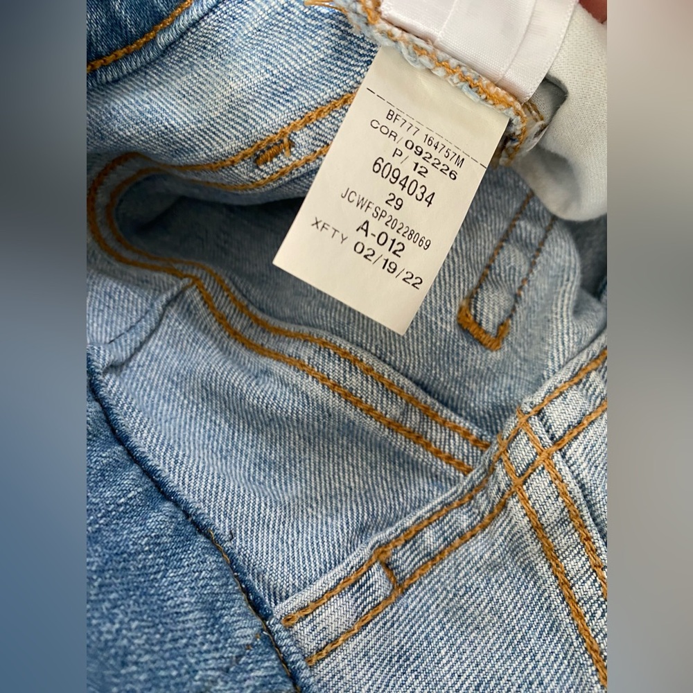 RE-IMAGINED by J.Crew Raw Hem High Rise Whiskered Denim Blue Jean Short Size 29 - Picture 9 of 9